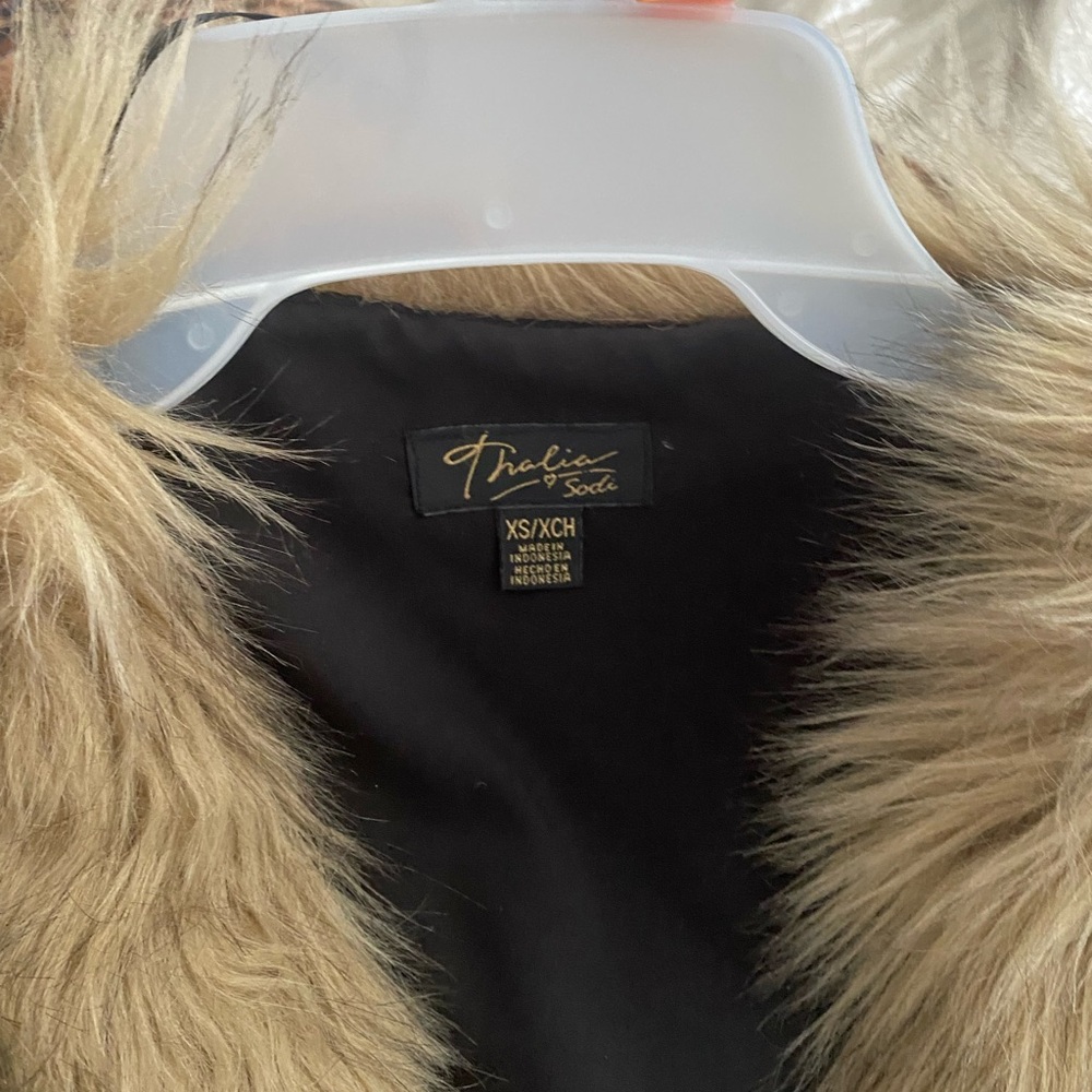 Thalia Sodi Vest